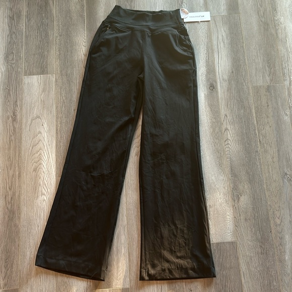 ✨NWT✨Yogalicious Lux Laila Flare Pant Hi-Rise, Small - Picture 1 of 4